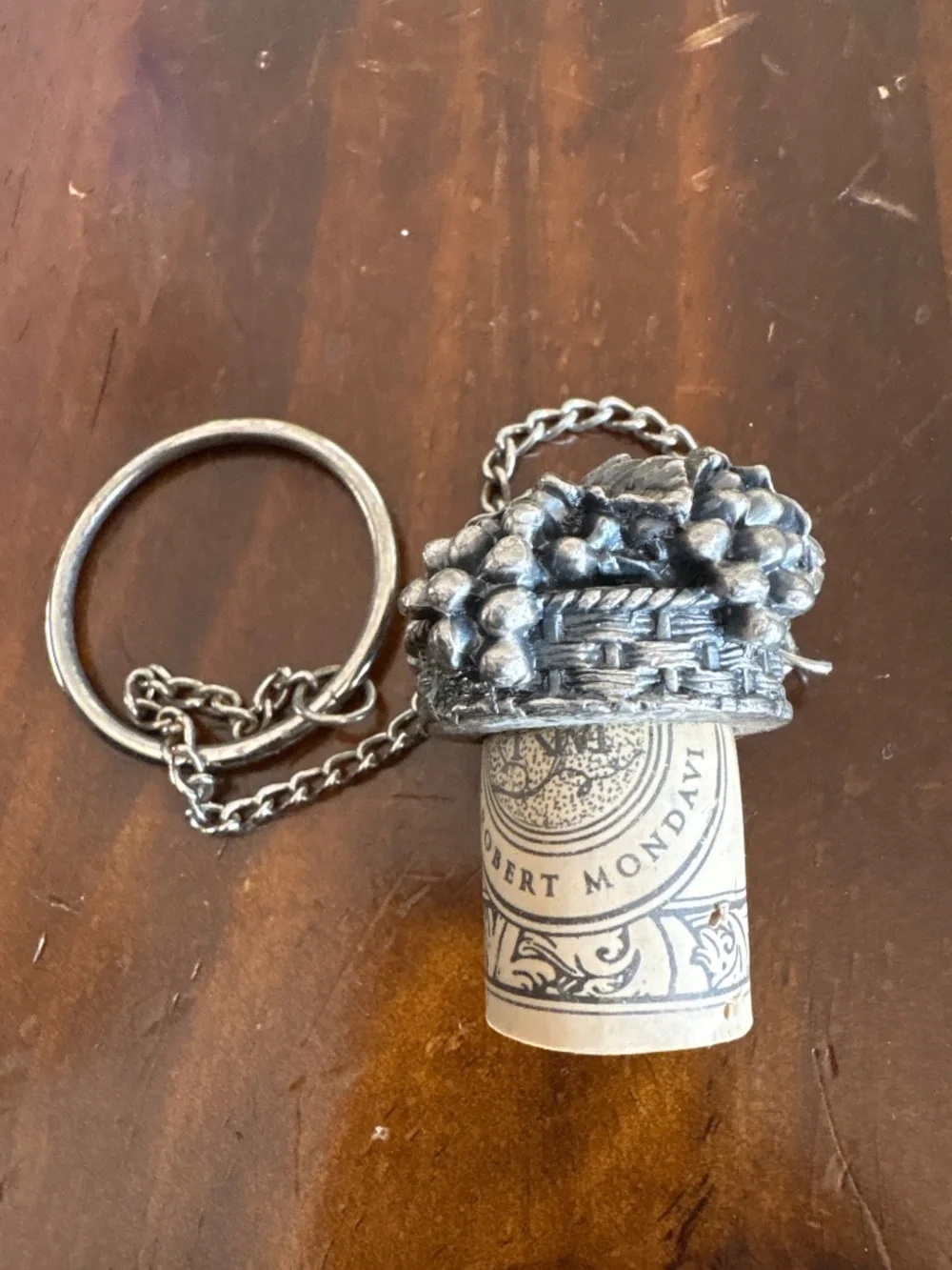 Pewter Bottle topper grapes/leaves with large ring